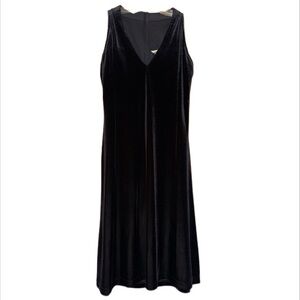 Black V-neck Velvety Dress